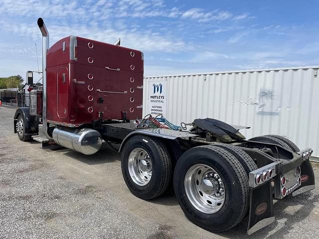 Image of Peterbilt 379 equipment image 1