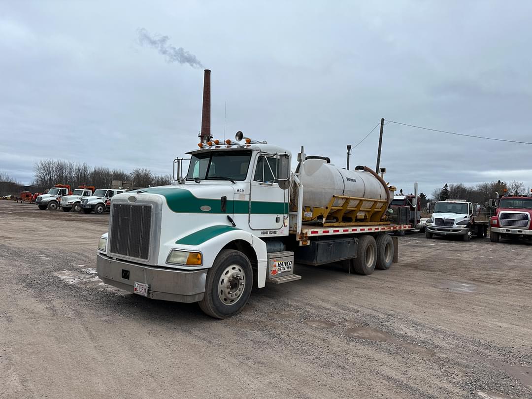 Image of Peterbilt 385 Primary image