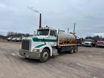 Main image Peterbilt 385