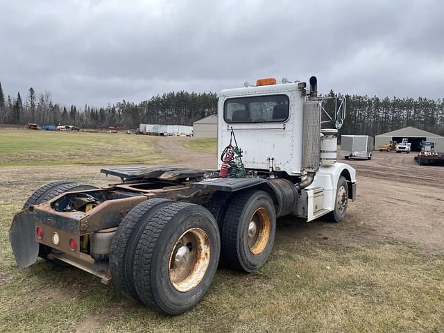 Image of Peterbilt 377 equipment image 2