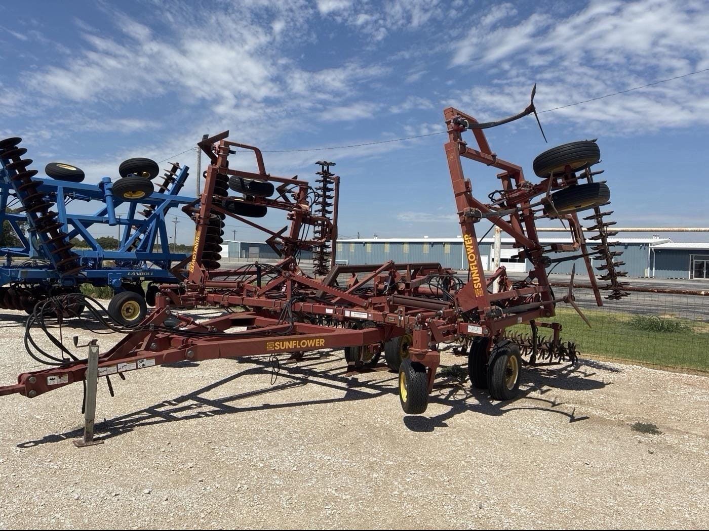 1995 Sunflower 3040-28 Equipment Image0