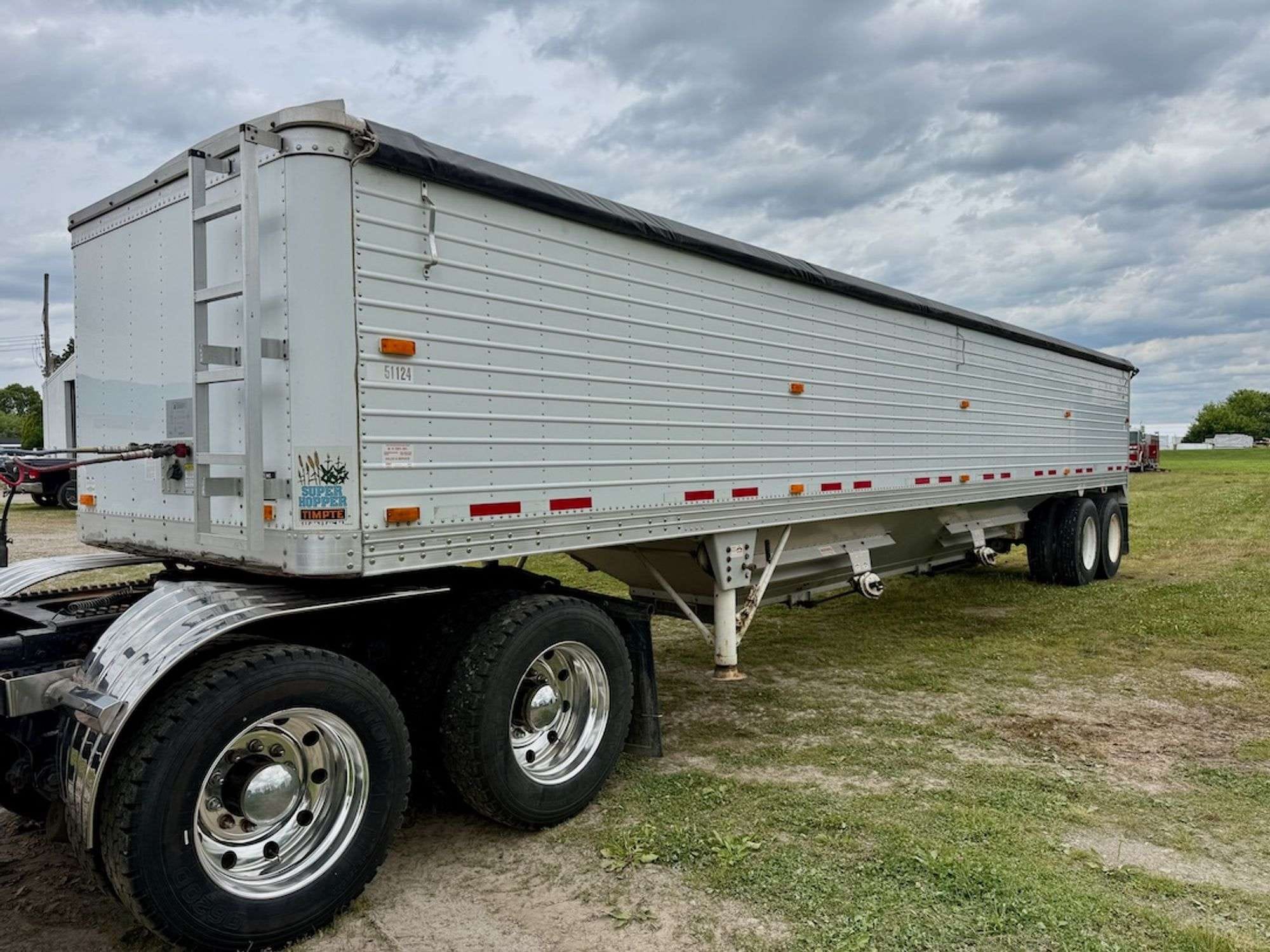 1995 Timpte Super Hopper Equipment Image0