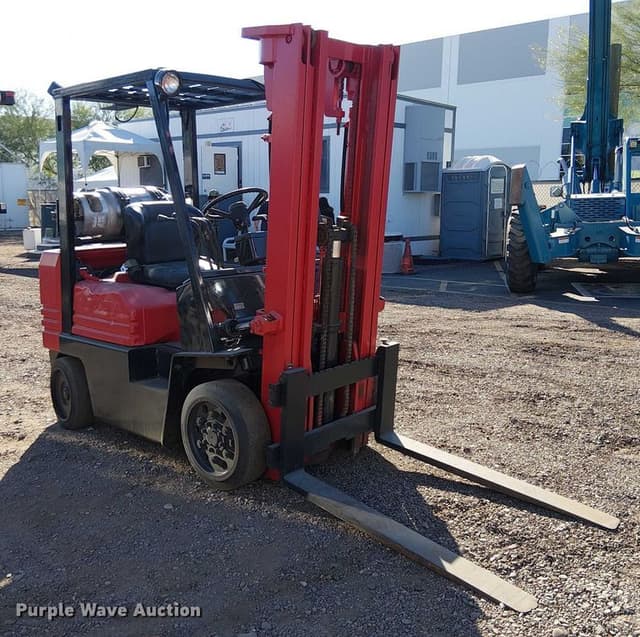 Image of Toyota 5FGC25 equipment image 2