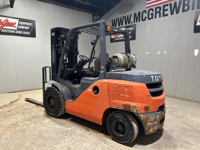 Image of Toyota 8FG45U equipment image 2