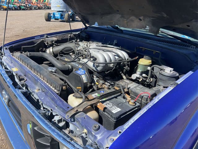 Image of Toyota Tacoma equipment image 4