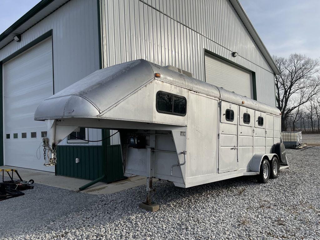 Main image Trail Magic Horse Trailer