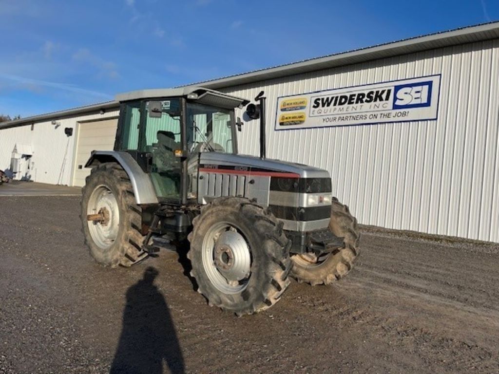 1995 White 6105 Equipment Image0