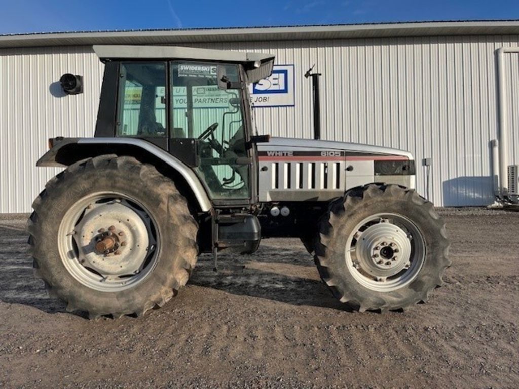 1995 White 6105 Equipment Image0