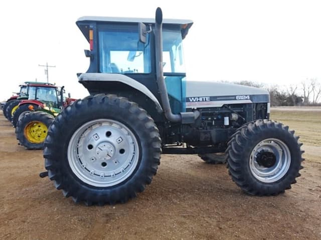 Image of White 6124 equipment image 2