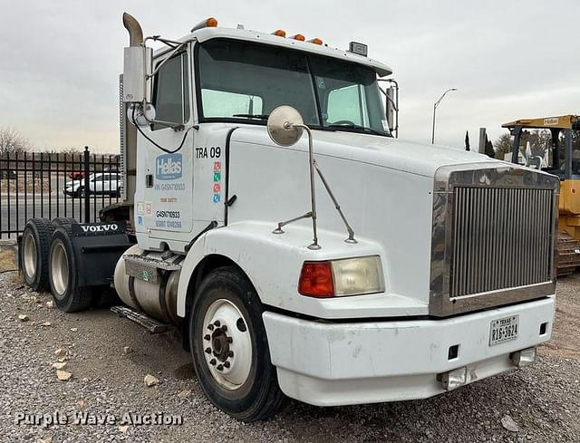 Image of White GMC WCA equipment image 2