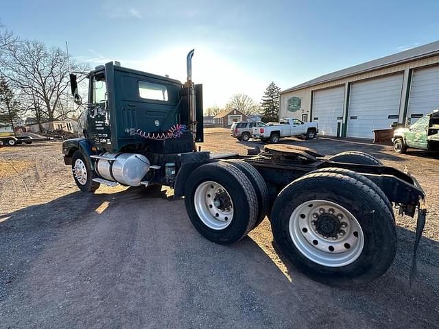 Image of White GMC WCA64T equipment image 1