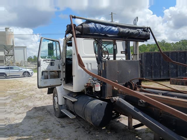 Image of White GMC WG equipment image 1