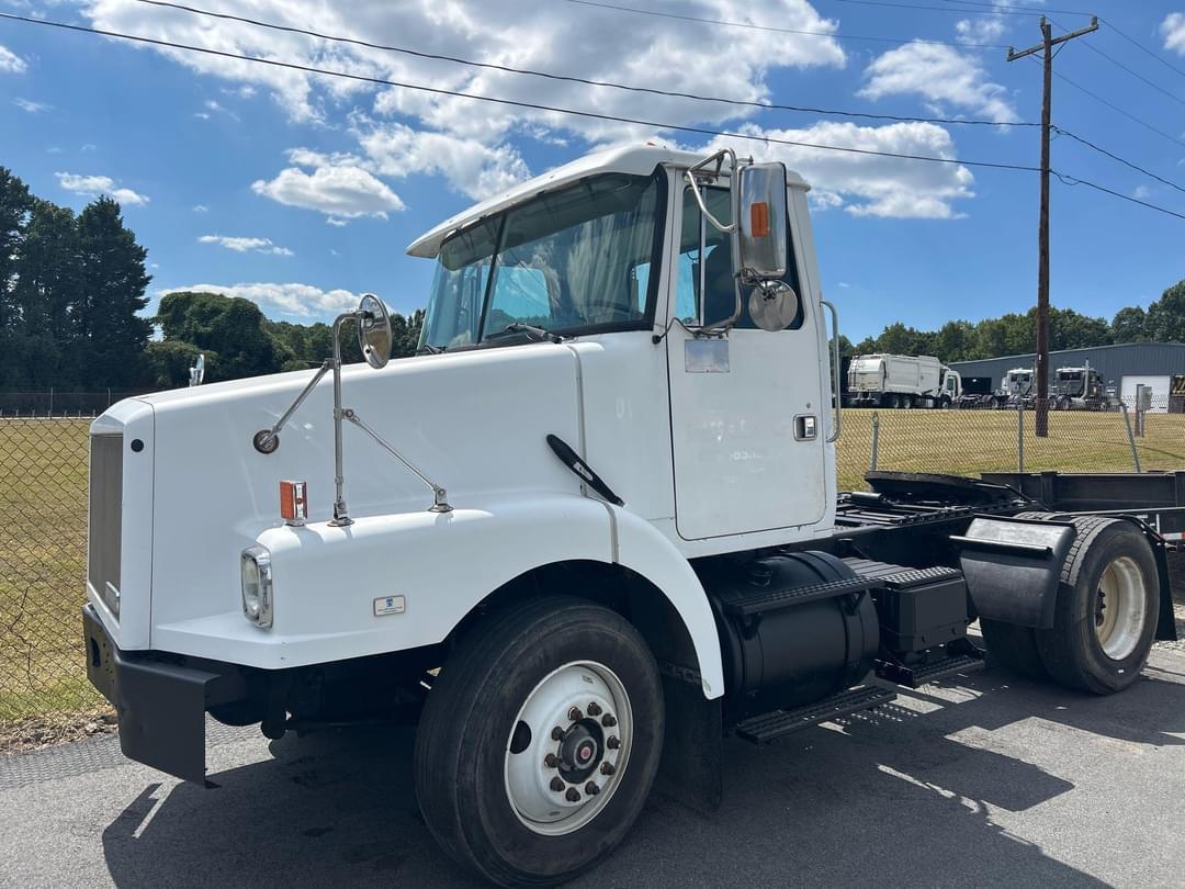 Image of White GMC WG Primary image