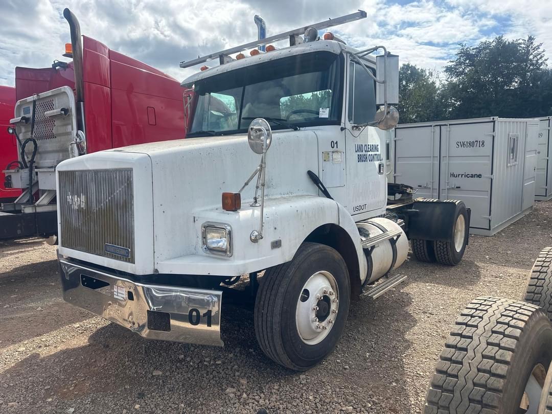 Image of White GMC WG Primary image