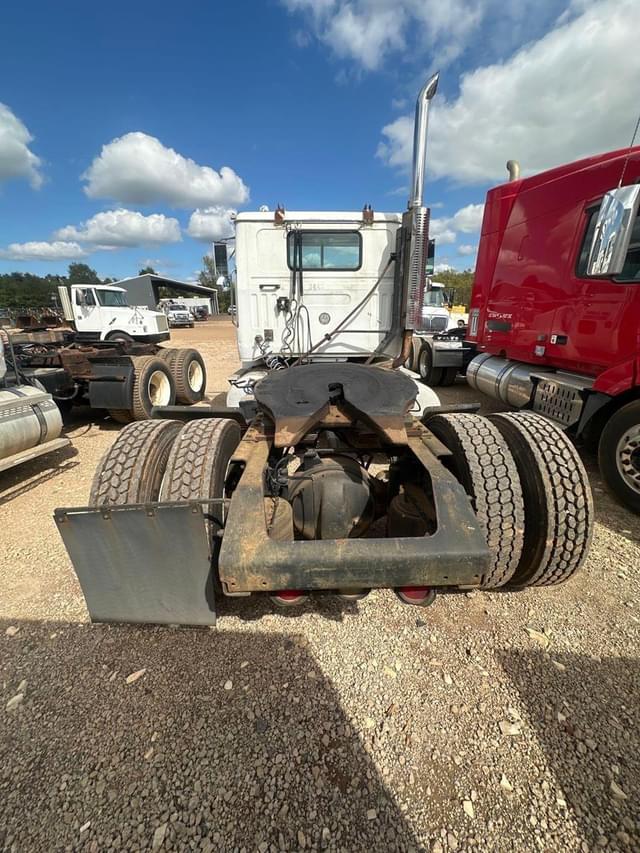 Image of White GMC WG equipment image 3