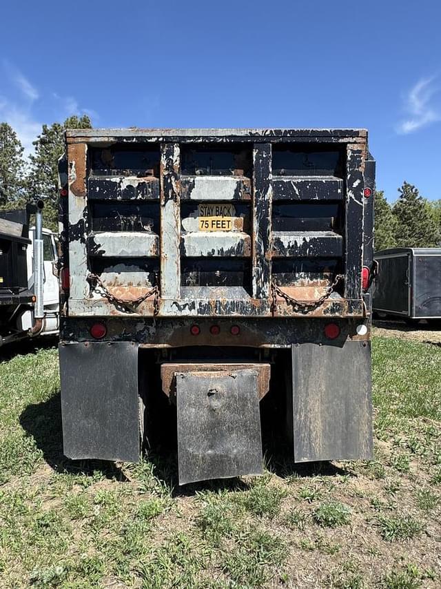 Image of White GMC Undetermined equipment image 3