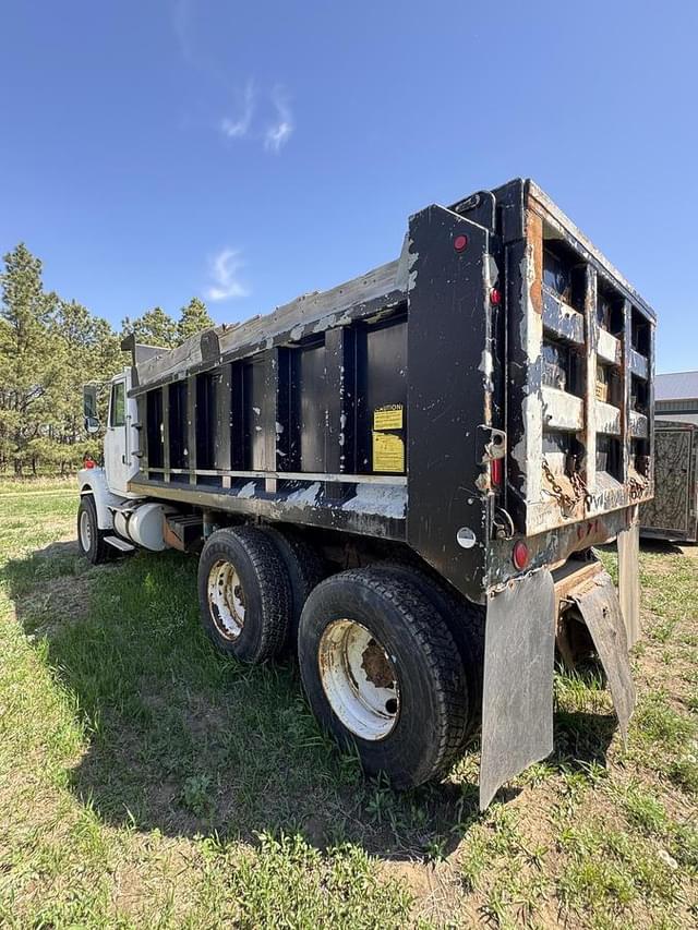 Image of White GMC Undetermined equipment image 2