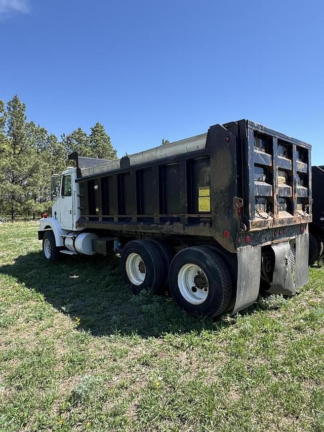 Image of White GMC Undetermined equipment image 4