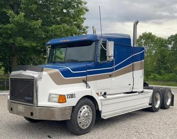 Main image White GMC WIA64T