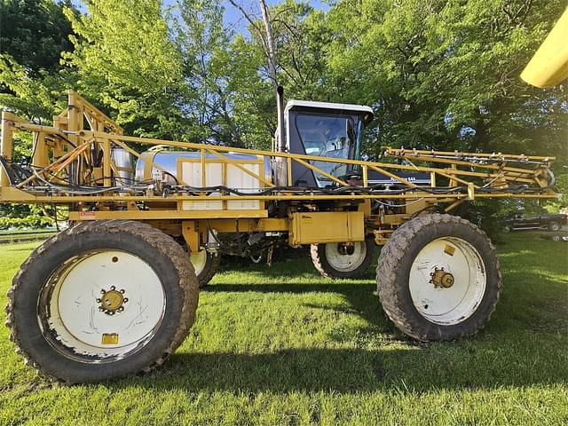 Image of Ag-Chem RoGator 844 equipment image 1