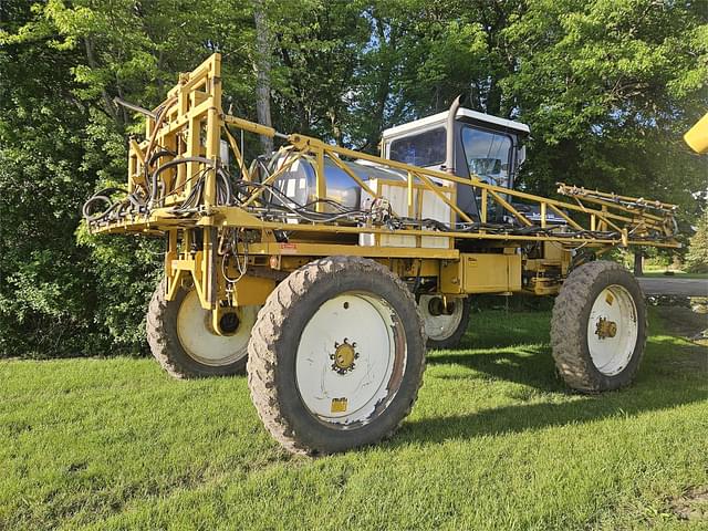 Image of Ag-Chem RoGator 844 equipment image 2