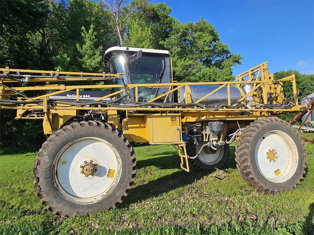 Image of Ag-Chem RoGator 844 Primary image