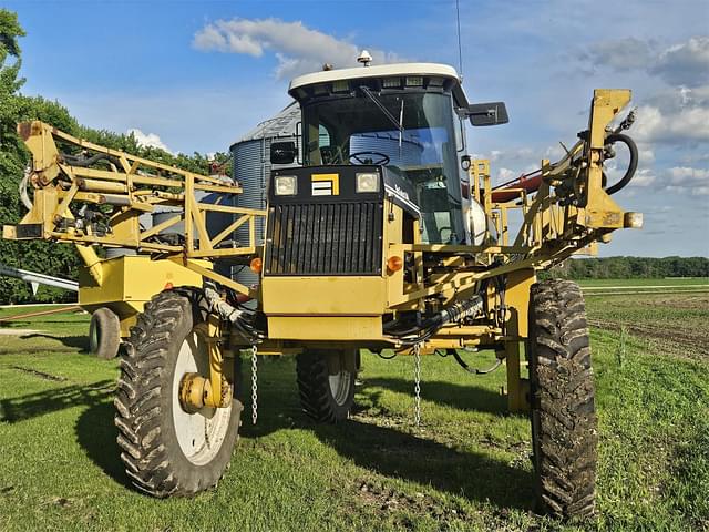 Image of Ag-Chem RoGator 844 equipment image 3