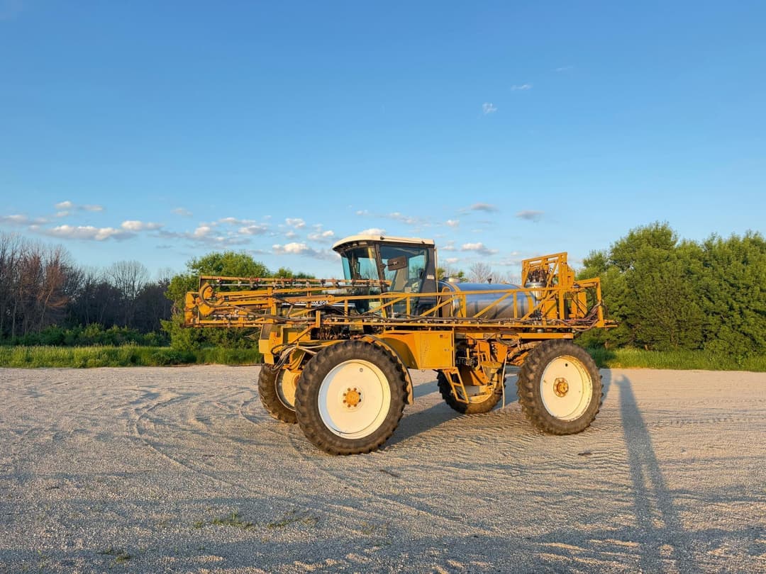 Image of Ag-Chem RoGator 854 Image 1