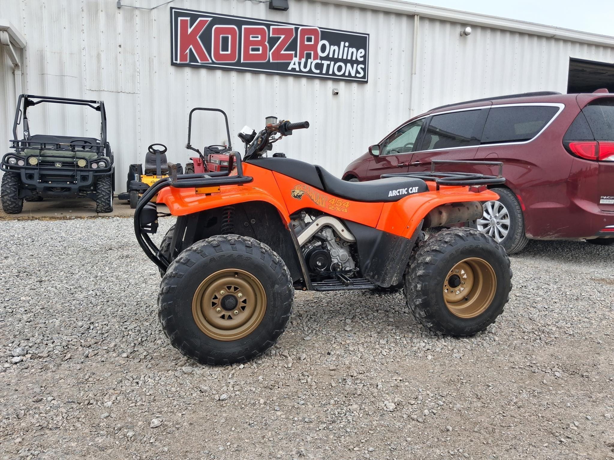 1996 Arctic Cat Bearcat 454 Equipment Image0