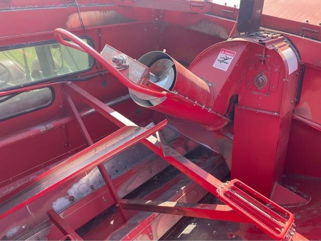 Image of Case IH 2166 equipment image 4