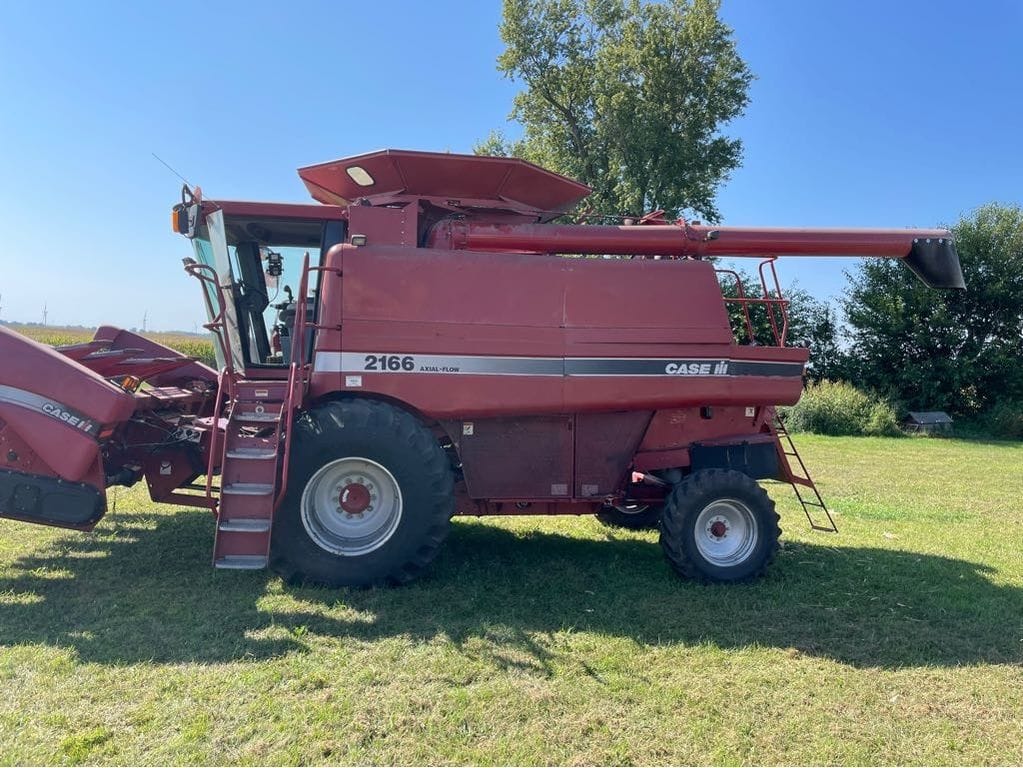 1996 Case IH 2166 Equipment Image0
