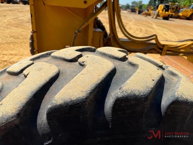 Image of Caterpillar 140H equipment image 4