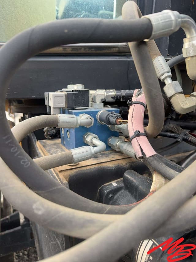 Image of Challenger 75C equipment image 4