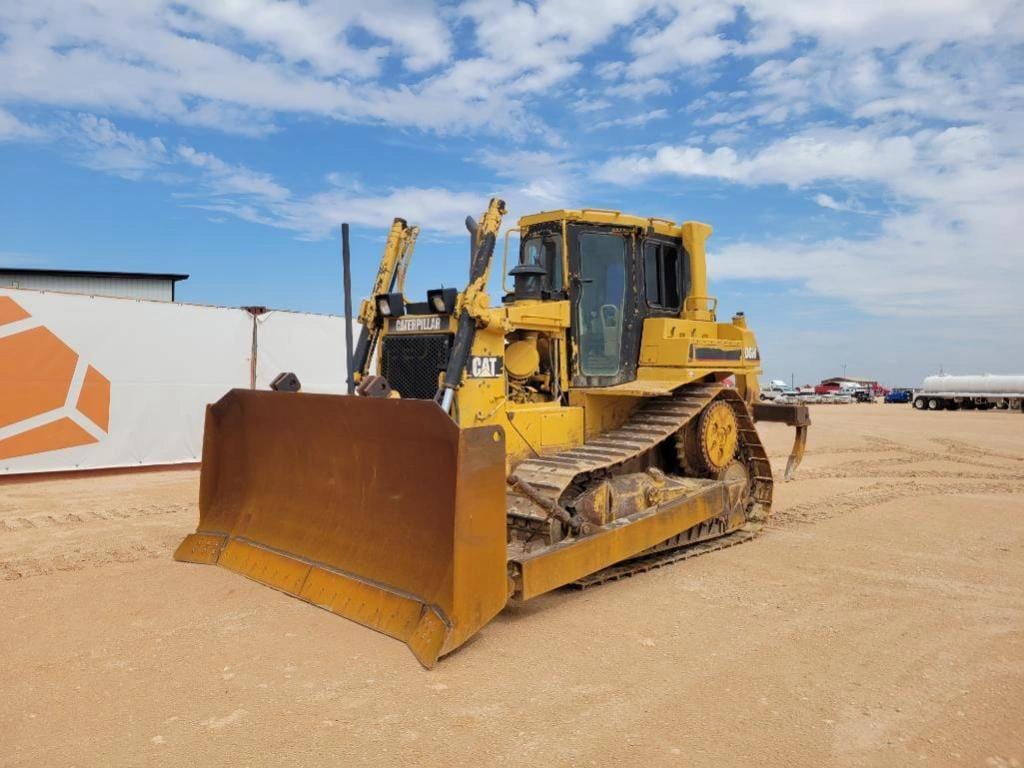 1996 Caterpillar D6H Equipment Image0