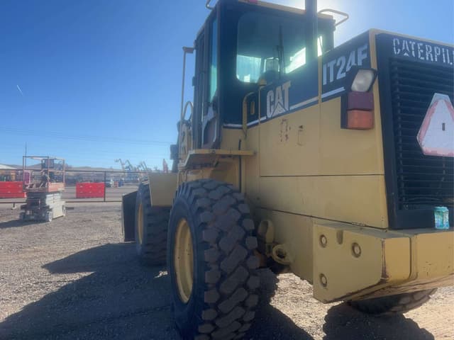 Image of Caterpillar IT24F equipment image 3