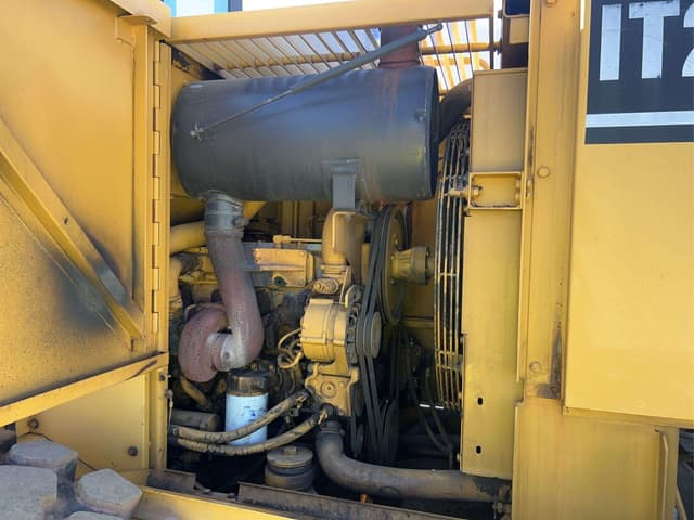 Image of Caterpillar IT24F equipment image 4