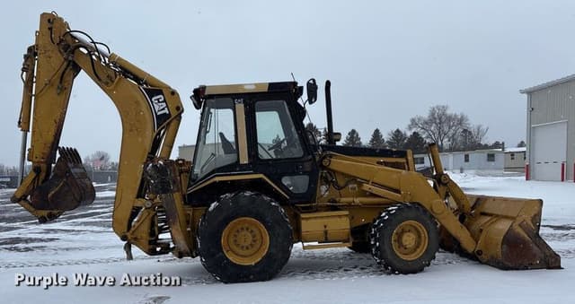 Image of Caterpillar 446B equipment image 3