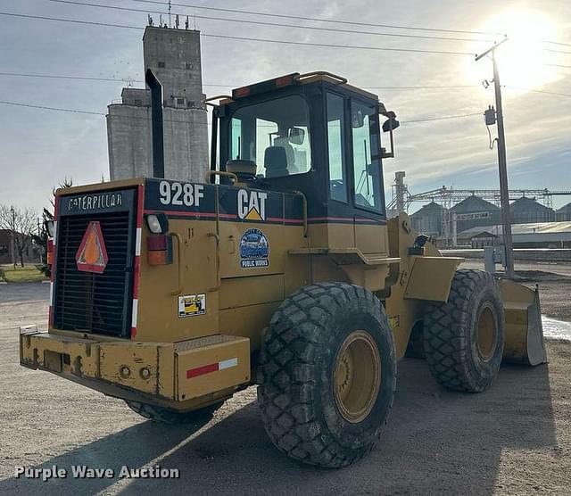 Image of Caterpillar 928F equipment image 4