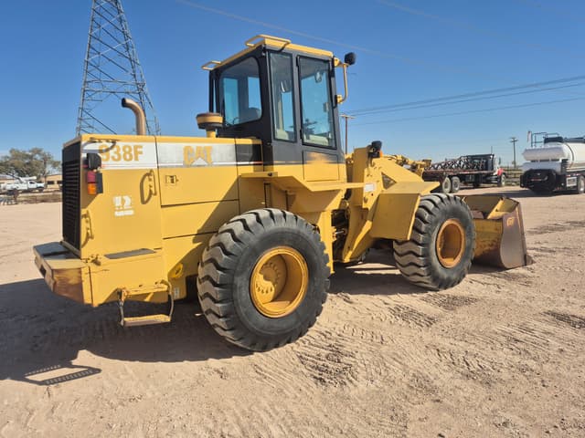 Image of Caterpillar 938F equipment image 4
