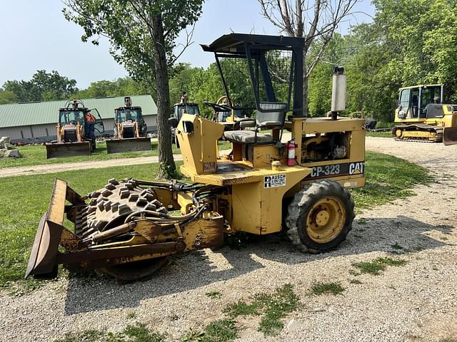 Image of Caterpillar CP-323 equipment image 1