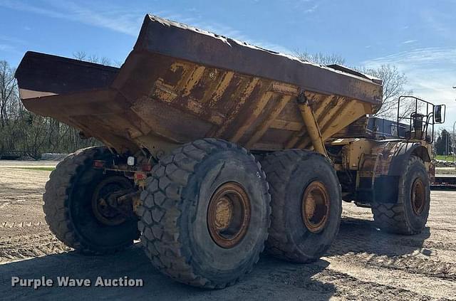 Image of Caterpillar D400E equipment image 4