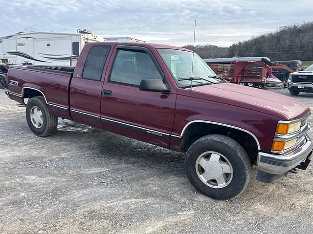 Image of Chevrolet 1500 equipment image 3