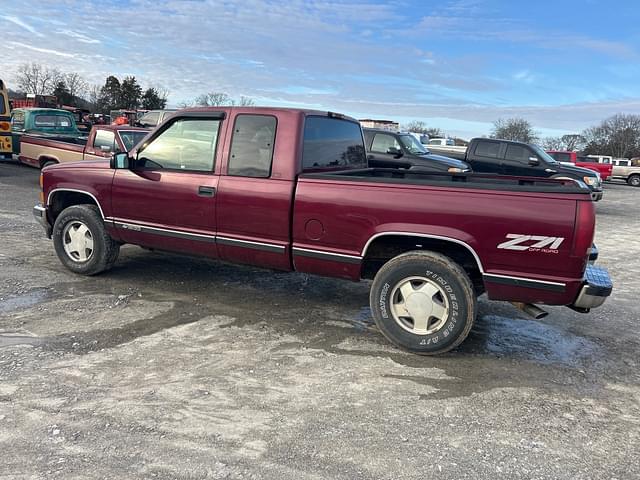 Image of Chevrolet 1500 equipment image 1