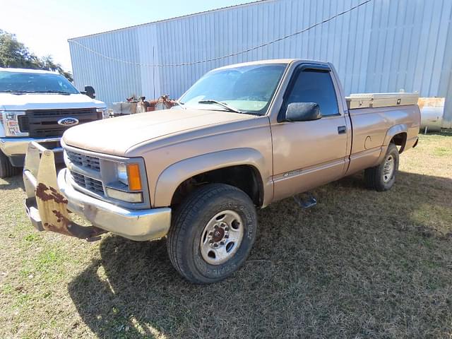 Image of Chevrolet 2500 equipment image 1