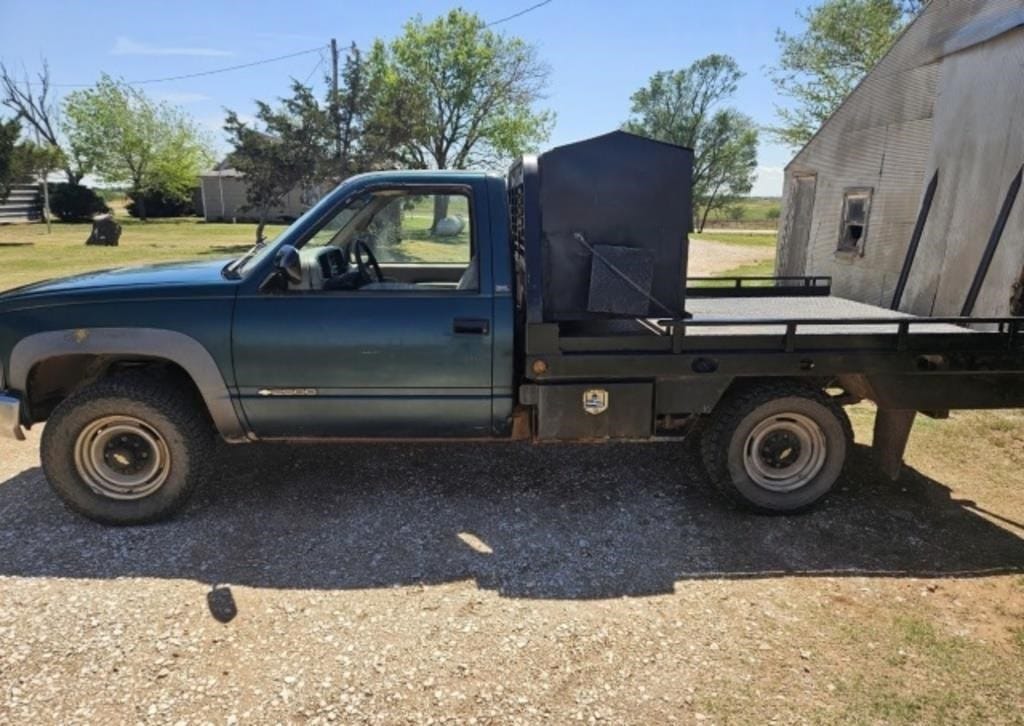 1996 Chevrolet 2500 Equipment Image0