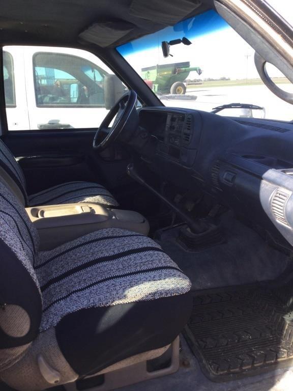 Image of Chevrolet 2500 equipment image 3