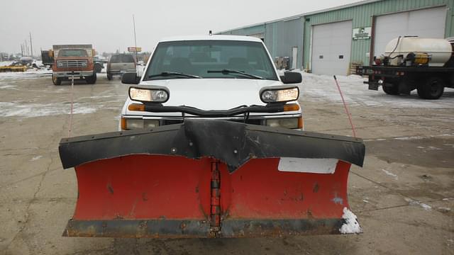 Image of Chevrolet 2500 equipment image 1