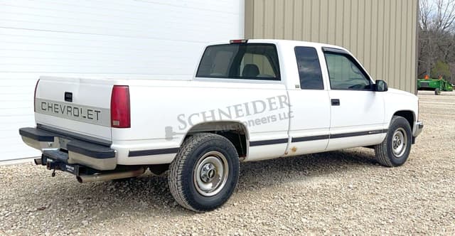 Image of Chevrolet 2500 equipment image 4