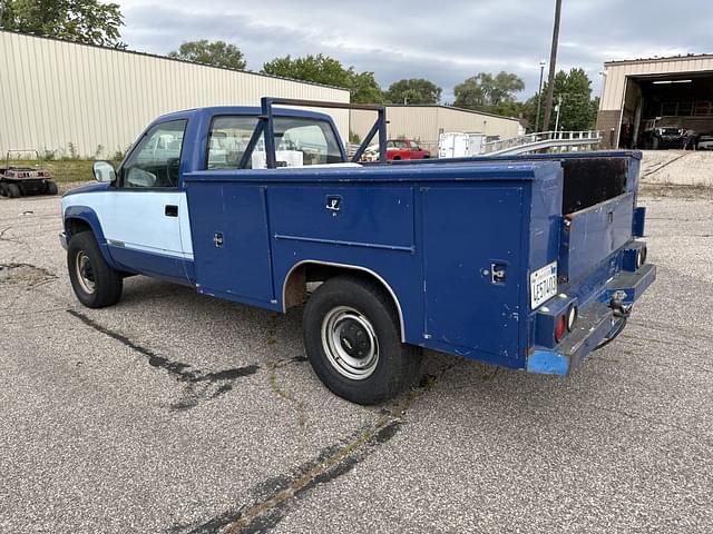 Image of Chevrolet 2500 equipment image 2