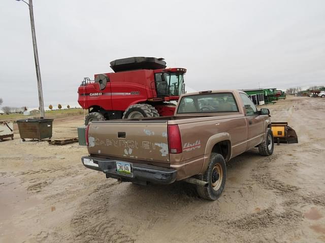 Image of Chevrolet 3500 equipment image 2